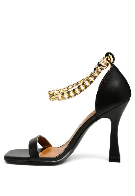 VENUSTA HEEL SANDAL WITH METAL CHAIN IN GOLD