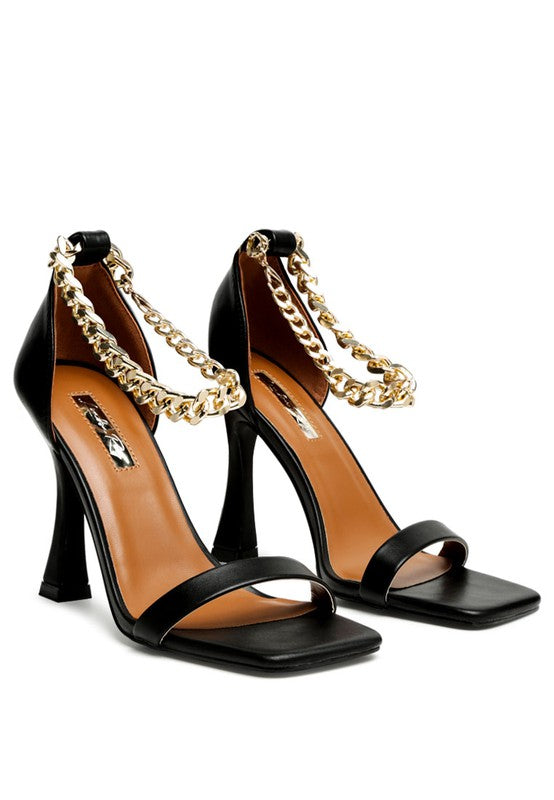 VENUSTA HEEL SANDAL WITH METAL CHAIN IN GOLD