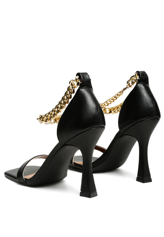 VENUSTA HEEL SANDAL WITH METAL CHAIN IN GOLD