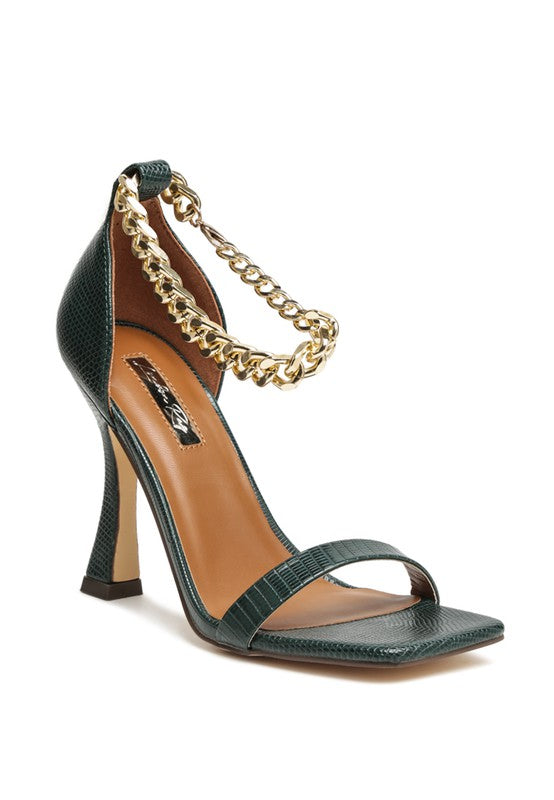 VENUSTA HEEL SANDAL WITH METAL CHAIN IN GOLD